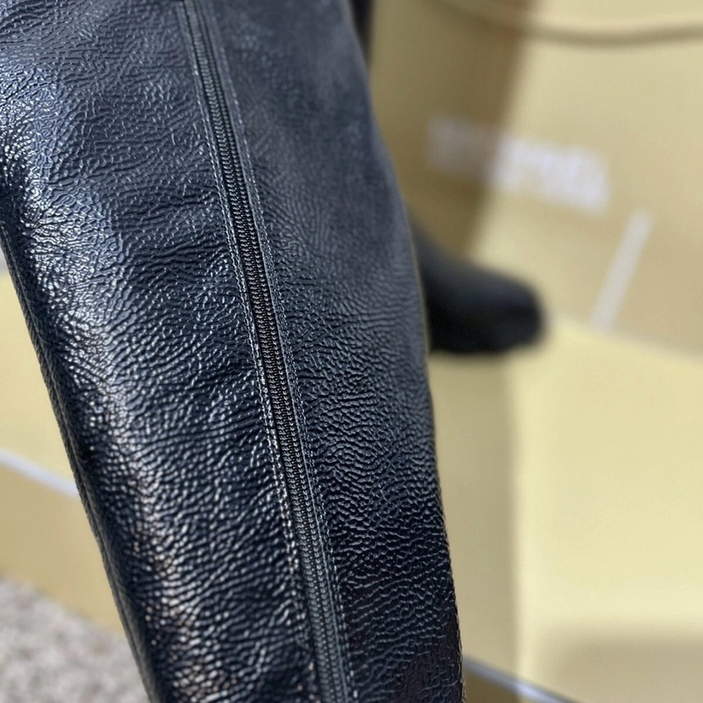 Michael Kors Crackled Faux Patent
Leather Boot Black NWOT Size 7 - Picture 4 of 5